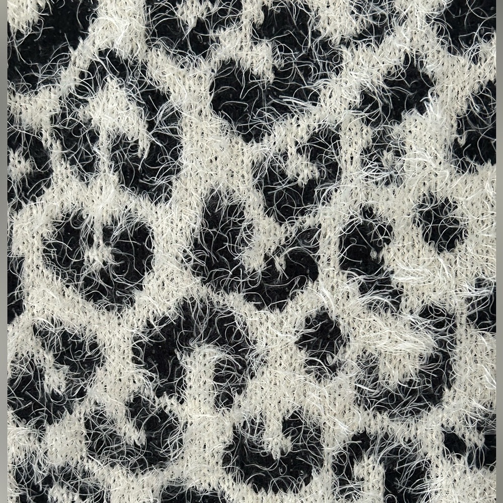 Mudd Soft Fuzzy Cheetah Animal Print Eyelash Knit Crew Neck Sweater Size S - Picture 8 of 12